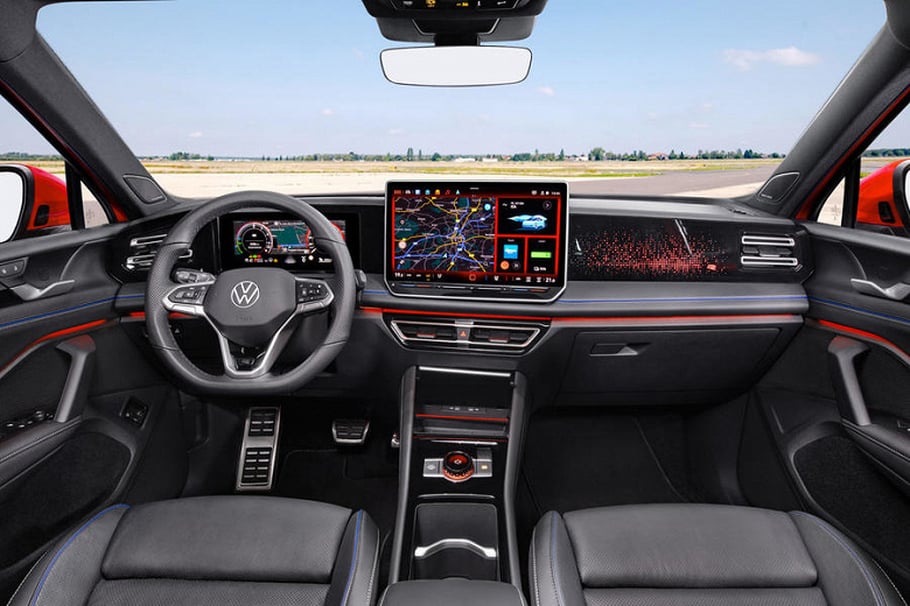 Новый Volkswagen Tiguan 15 дюймовый экран 272 силы и 100 км без бензина