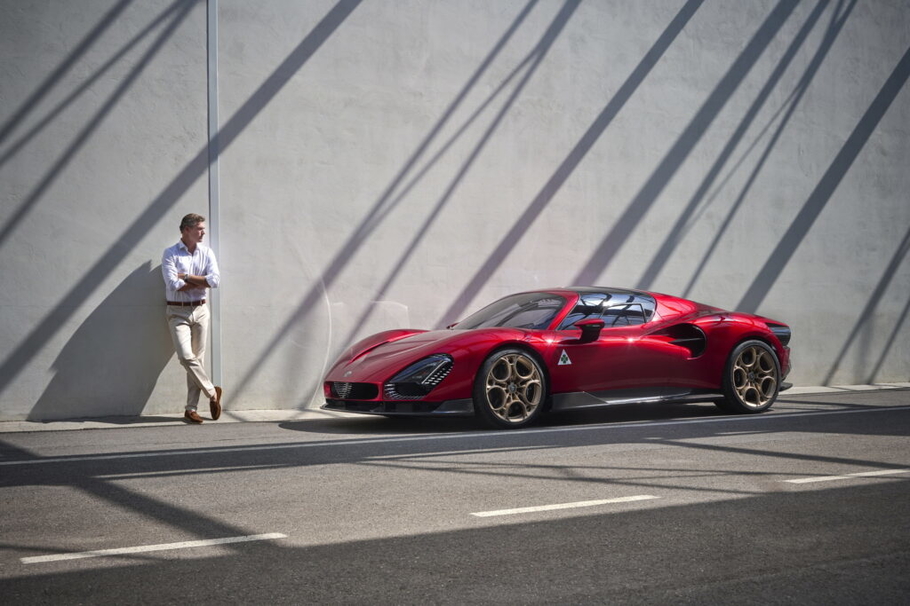 Alfa Romeo представила потрясающий суперкар мощностью свыше 600 сил