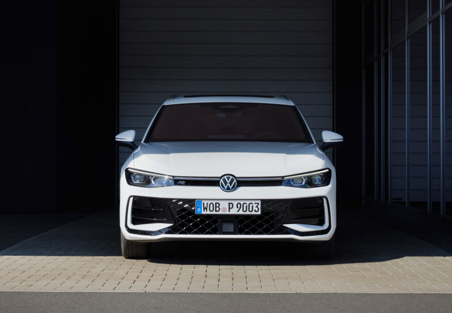 Новый Volkswagen Passat 2024 только универсал фото и подробности 