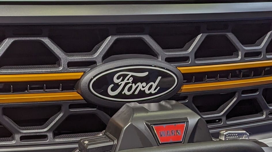 Ford обновил логотип, но никто этого не заметил: в чем отличия?