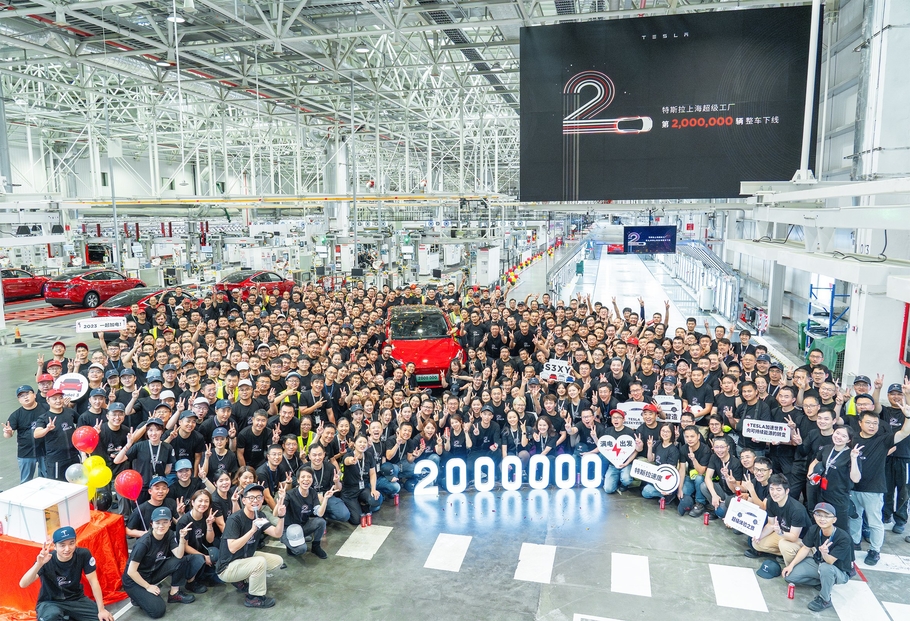 Китайский завод Tesla установил новый рекорд