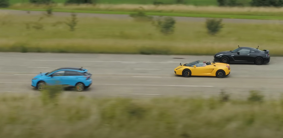 Посмотрите, как китайский хэтчбек расправился на треке с Lamborghini и Nissan GT-R