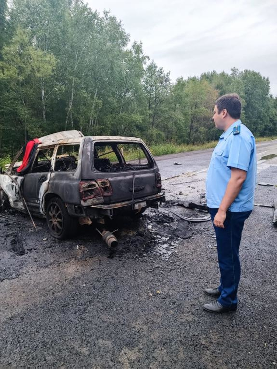 В Хабаровском крае выехавший на встречку водитель погиб сам и убил троих