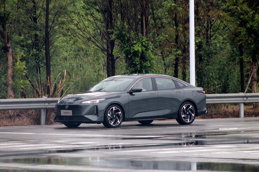 Тест драйв Changan Lamore часовой любви