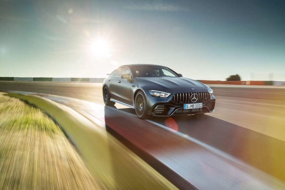 Прокатная фирма отказалась выдать Mercedes AMG чемпиону Формулы 1 он еще слишком для такой мощной машины