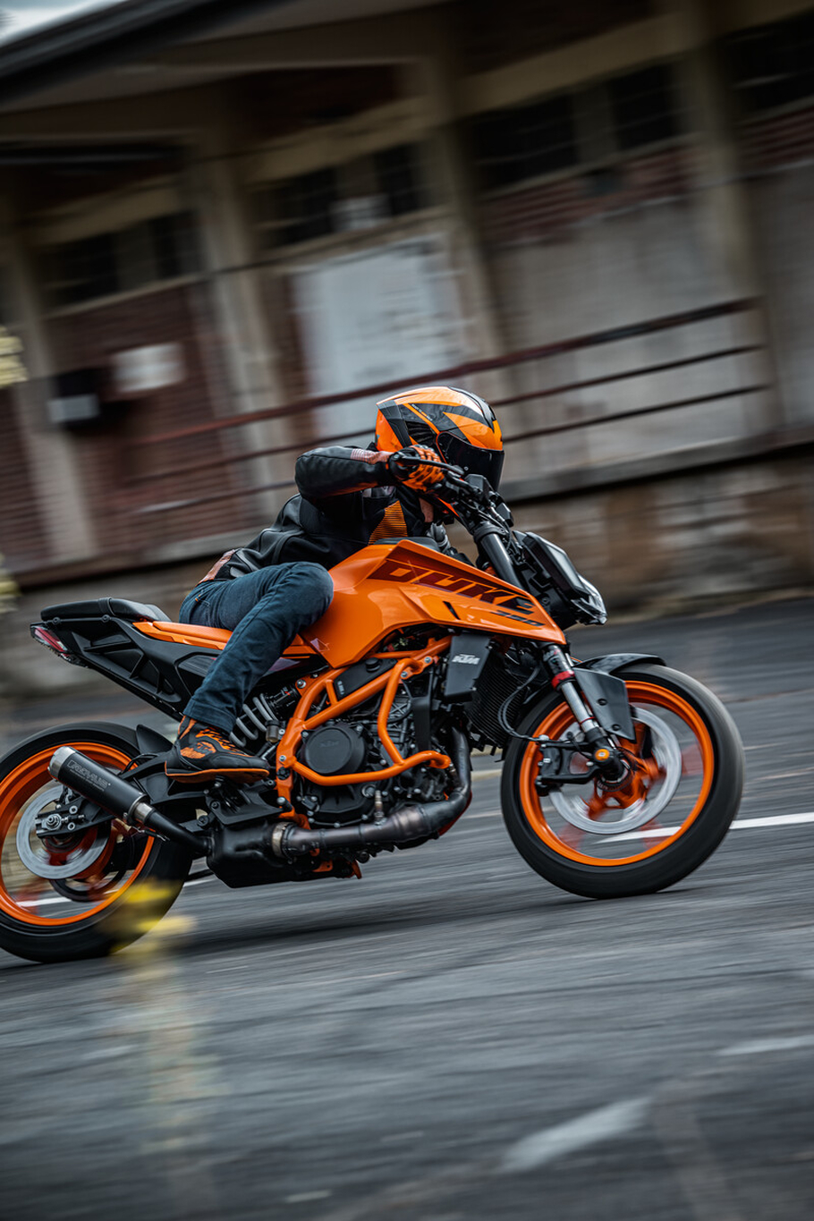 В Россию везут KTM 390 Duke нового поколения очередной мотосезон не за горами