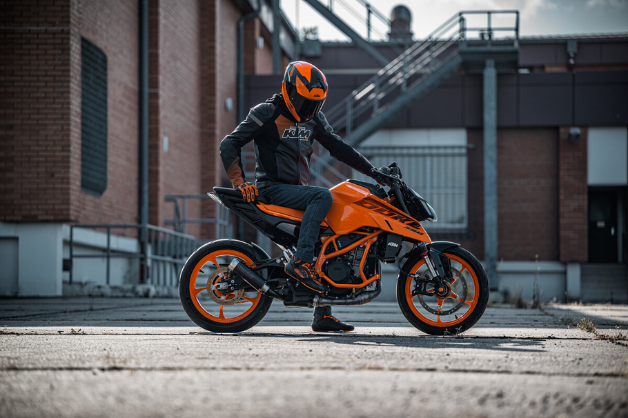 В Россию везут KTM 390 Duke нового поколения очередной мотосезон не за горами