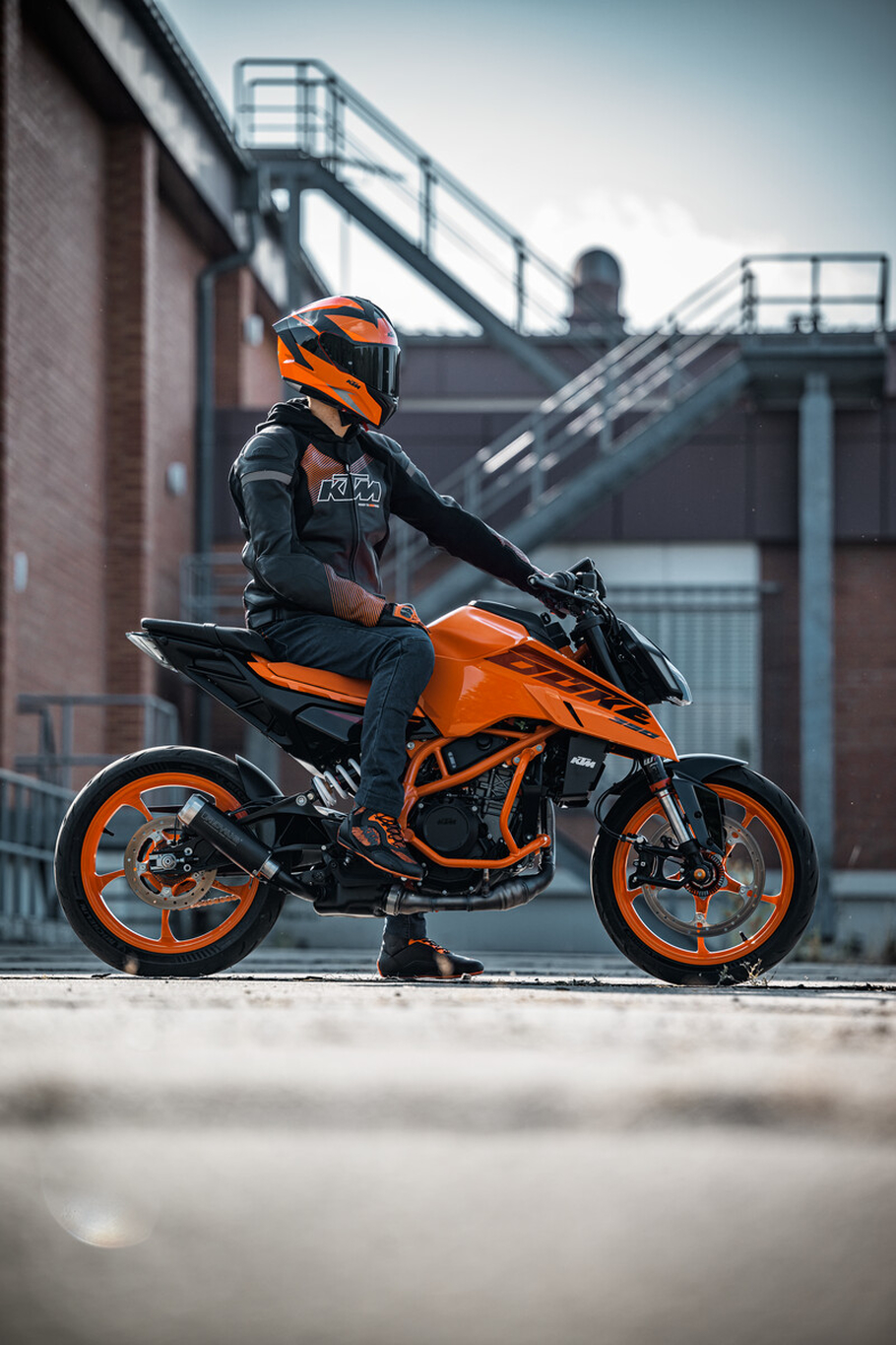 В Россию везут KTM 390 Duke нового поколения очередной мотосезон не за горами