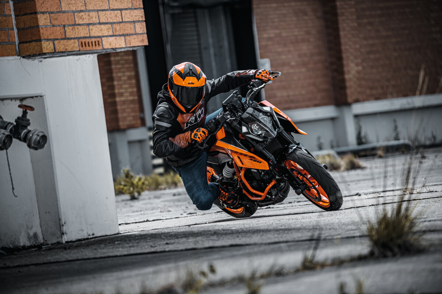 В Россию везут KTM 390 Duke нового поколения очередной мотосезон не за горами