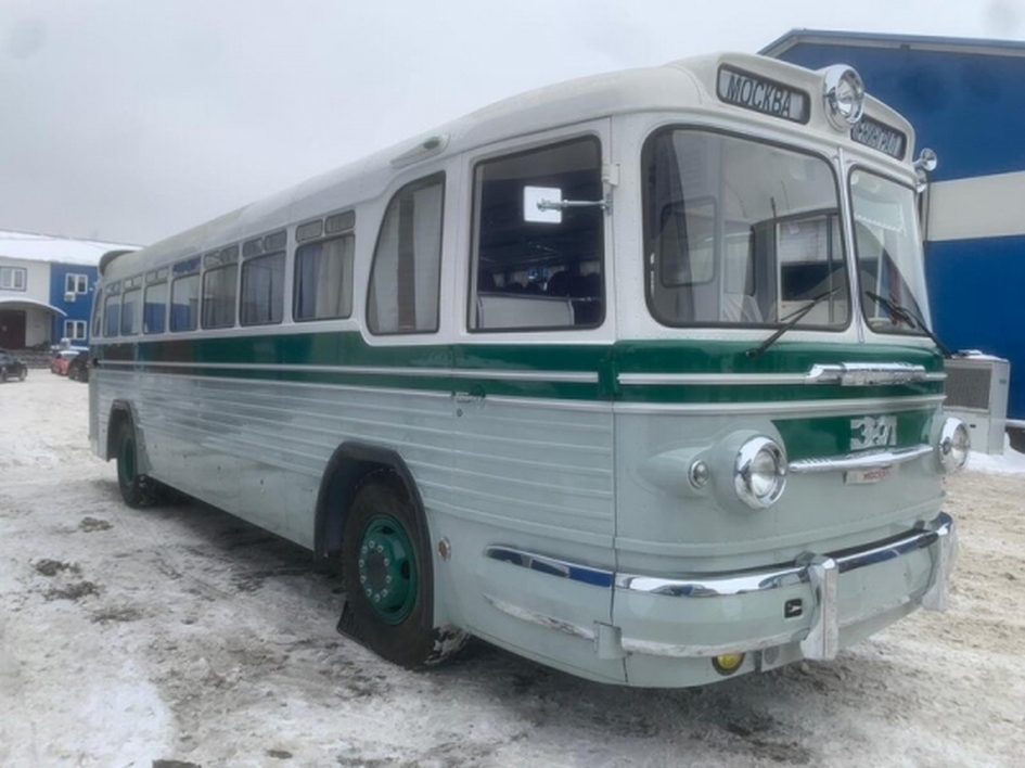 В России отреставрировали советский междугородний автобус ЗИЛ-127. Он очень редкий